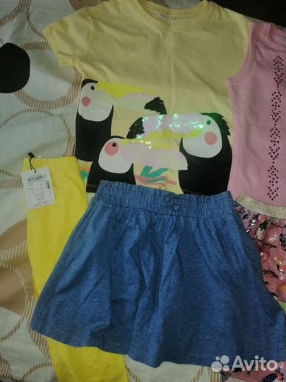 Пакетом летние вещи на 4-5 лет 104-110 11 штук