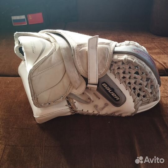 Хоккейные вратарские перчатки