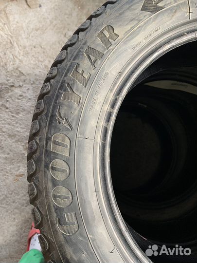Goodyear UltraGrip 205/60 R16 92T