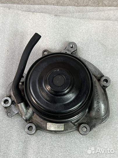 Помпа ож OM642 W166 Mercedes