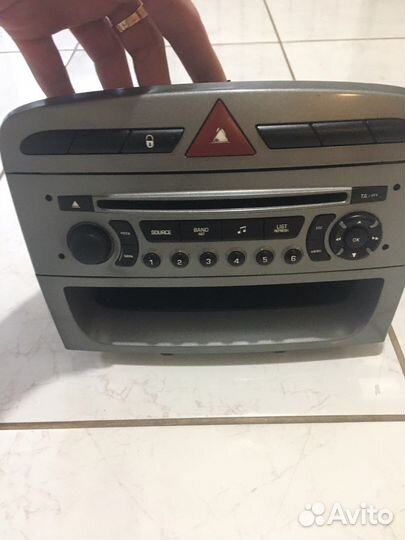 Магнитола на Peugeot 308