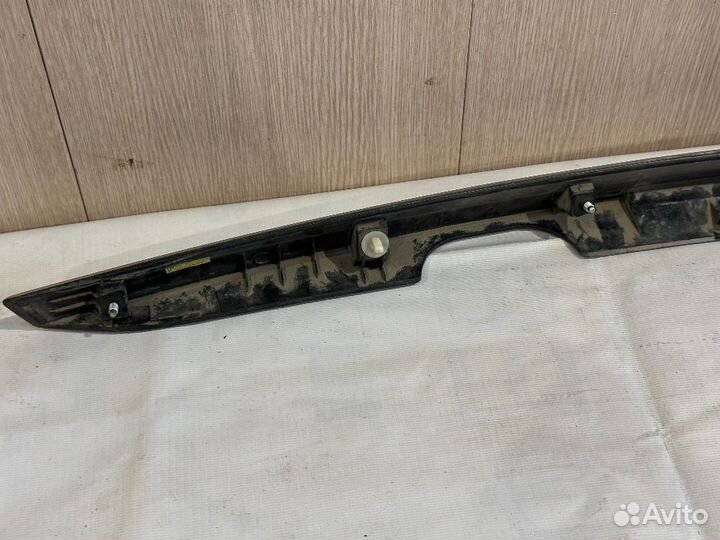 Накладка крышки багажника Hyundai Solaris 1