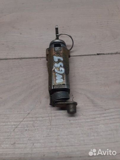 Личинка замка Mercedes Vito W639 ом646