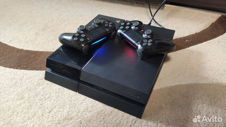 PlayStation 4 +2 геймпада 430 игр