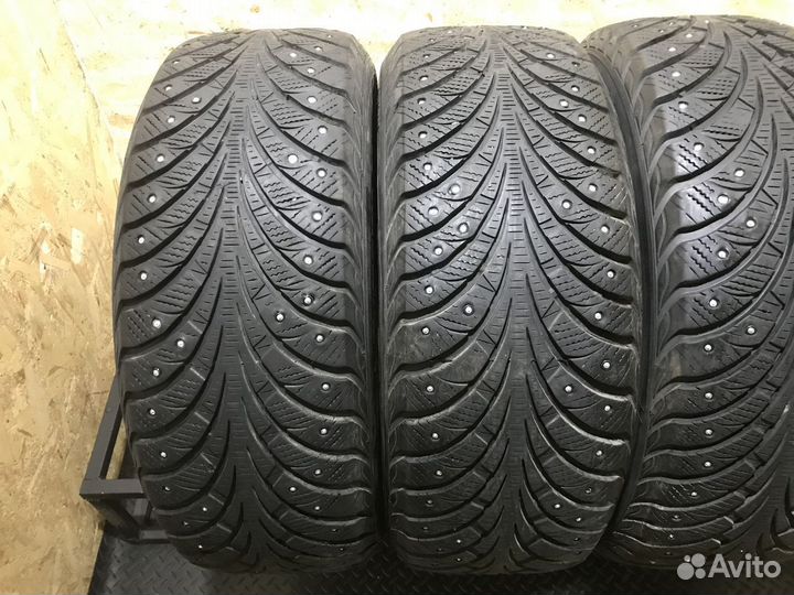 Goodyear UltraGrip Extreme 225/60 R17 99T