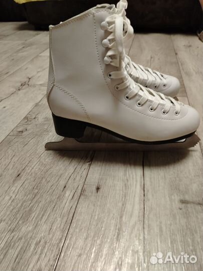 Коньки фигурные 38 размер