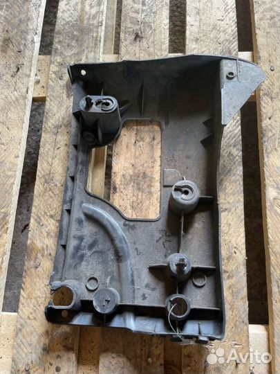 Кронштейн крепления бампера переднего Opel Movano 2