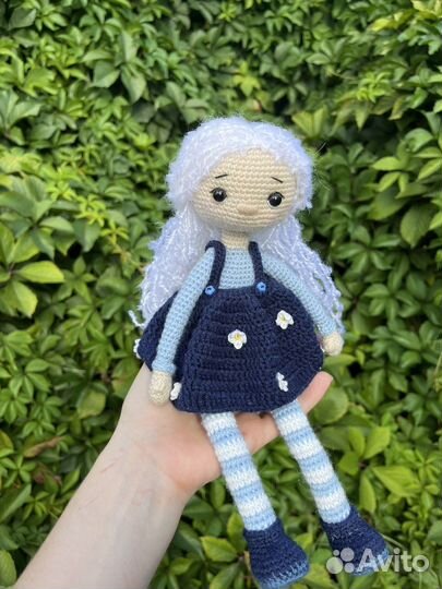 Вязаная игрушка ручной работы (куколка Алиса)