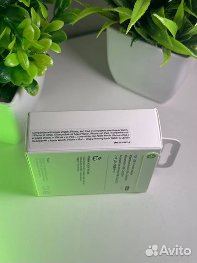 Оригинальная зарядка на iPhone