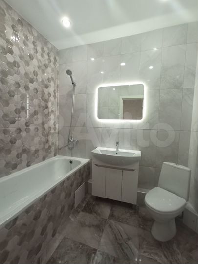 2-к. квартира, 54 м², 2/18 эт.