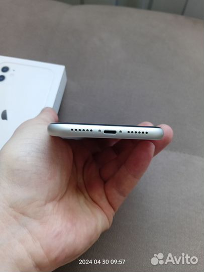 iPhone 11, 64 ГБ
