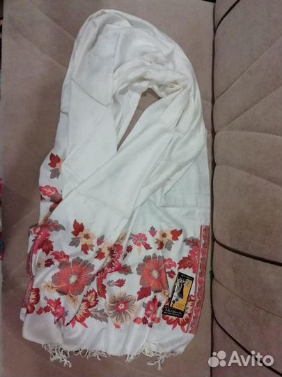 Новые лёгкие шарфики и тёплые палантины