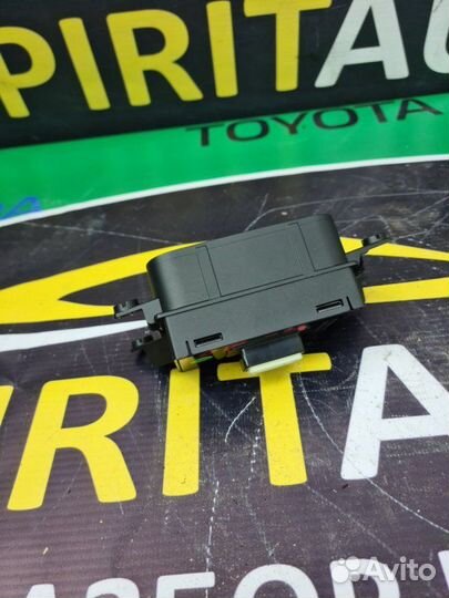 Кнопка открывания багажника Kia Sorento 4 2WD D4HE