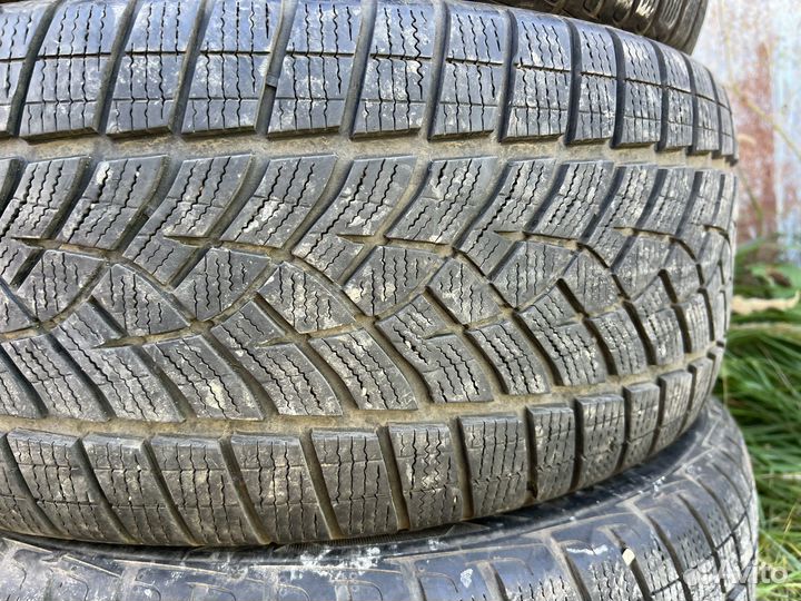 Goodyear UltraGrip Ice SUV Gen-1 235/55 R19 и 255/50 R19 107T