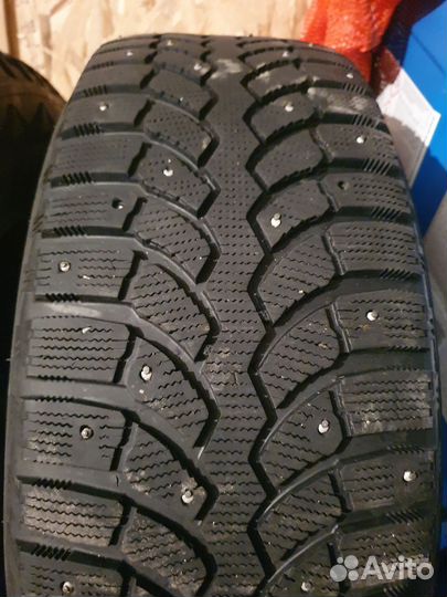 Bridgestone Blizzak Spike-01 255/65 R17 110T