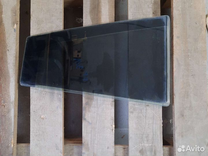 Стекло двери задней левой (форточка) Ford Fusion