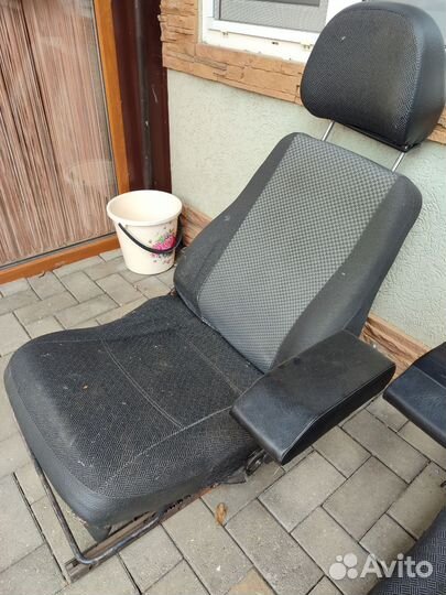 Передние сиденья на ниву