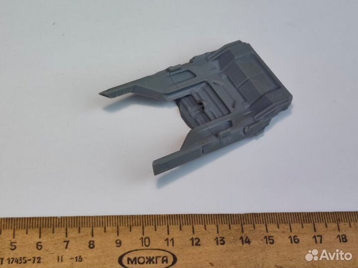 Детали от фантазийного космического корабля