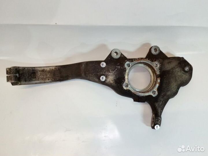 Кулак поворотный передний левый б/у для BMW X5 (31