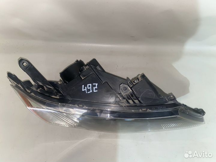 Mitsubishi Outlander XL 07-09 Фара правая ксенон