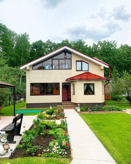 Дом 160 м² на участке 8,3 сот.