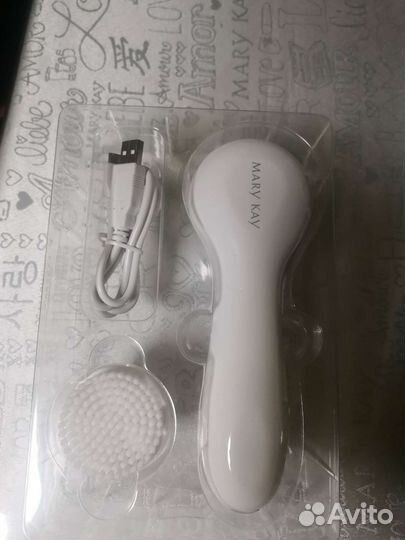 Щетка для чистки и массажа лица мери кей