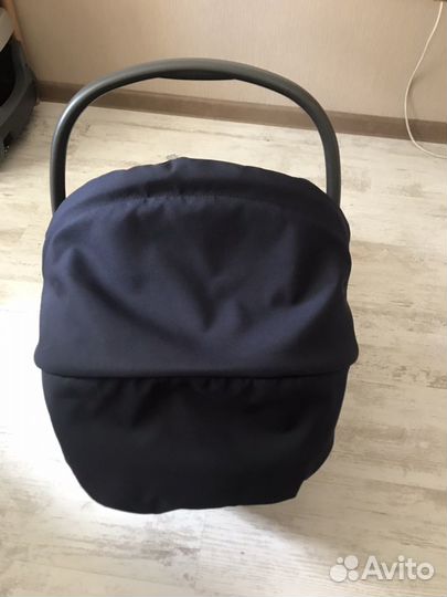 Автокресло Inglesina Huggy Multifix