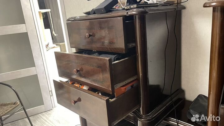 Тумба под телевизор и 2 прикроватные тумбы