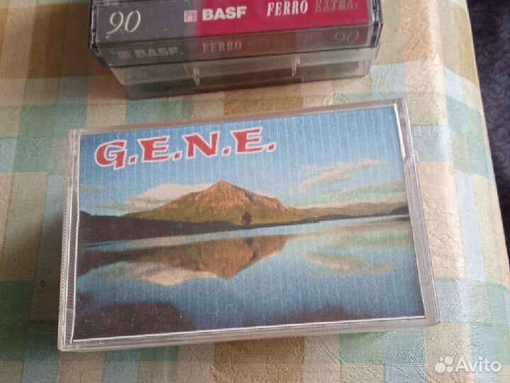 Подставка для сd, аудиокассеты,бобины с мл