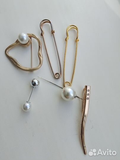 Броши для театрала