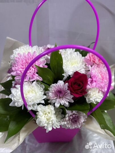 Корзинка с цветами