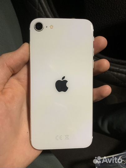 iPhone SE, 64 ГБ