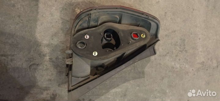 Фонарь задний Honda fit