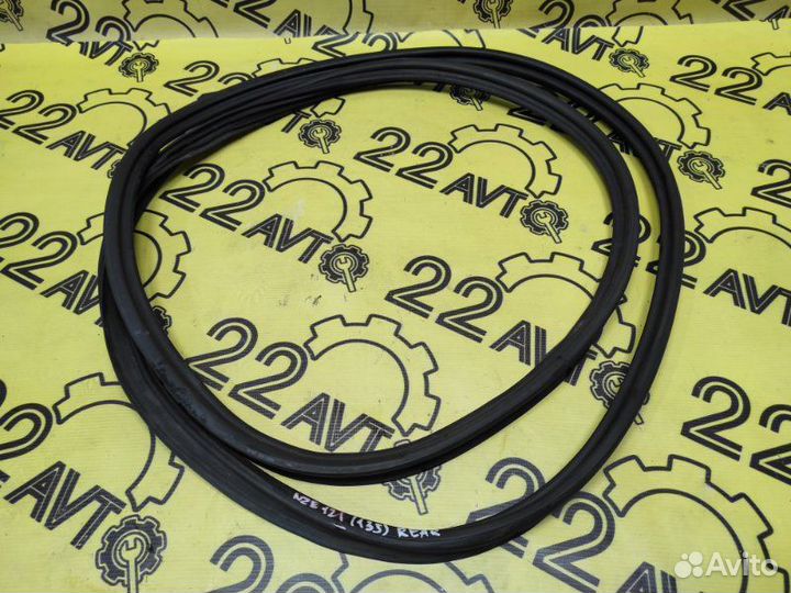 Уплотнитель багажника Toyota Corolla Spacio NZE121