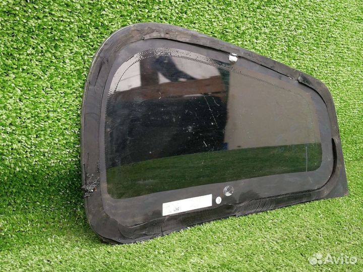 Форточка задняя левая Tiguan 1