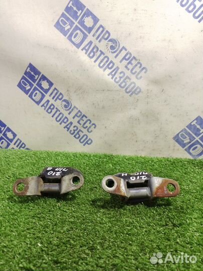 Петля двери передняя правая Great Wall Safe