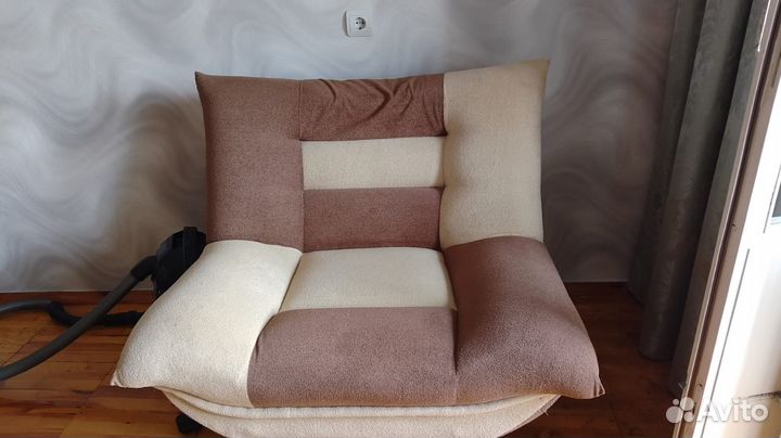 Диван и два кресла