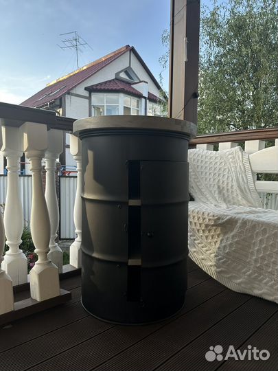 Декоративный бар из металлической бочки