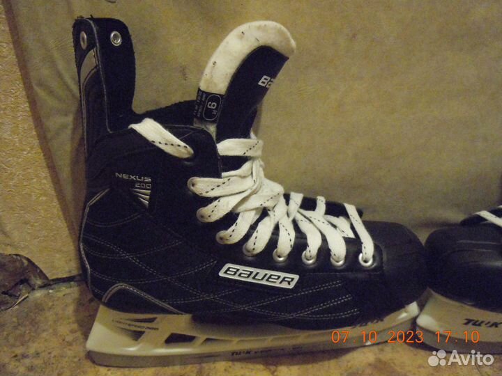 Хоккейные коньки бауэр