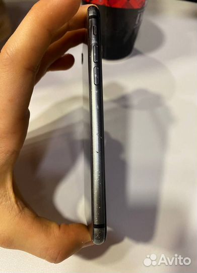 iPhone 8, 64 ГБ