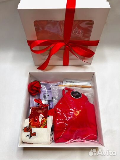 Подарочный набор косметики с комплектом