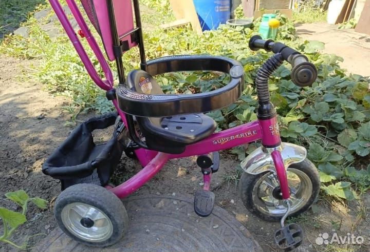 Детский велосипед с ручкой