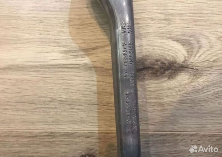 Поперечный рычаг правый