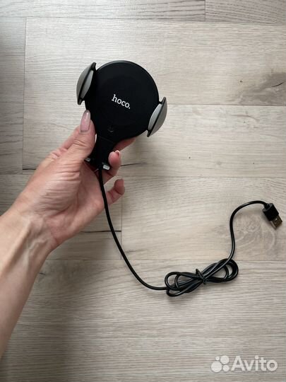 Беспроводная автомобильная зарядка hoco