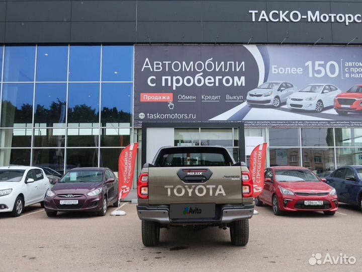 Toyota Hilux 4.0 AT, 2023, 38 км