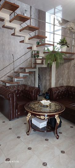 Дом 200 м² на участке 13 сот.