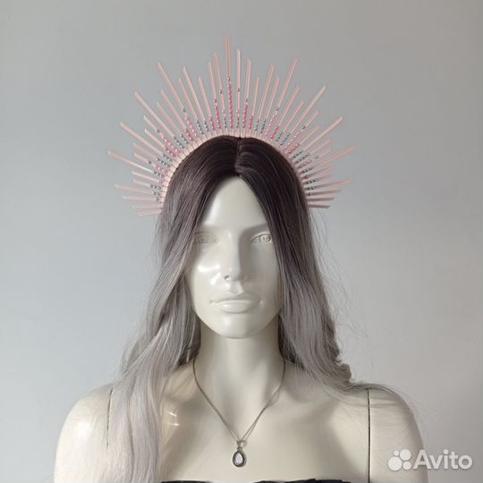 Розовые короны лучи