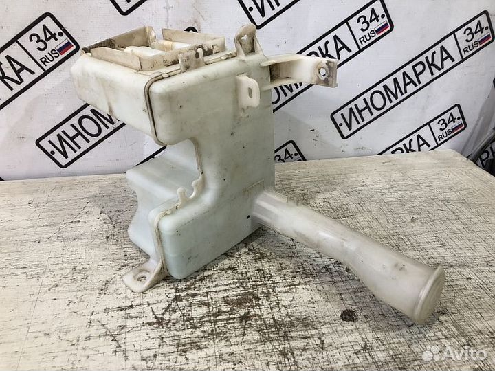 Бачок омывателя Mitsubishi Lancer седан 1.6