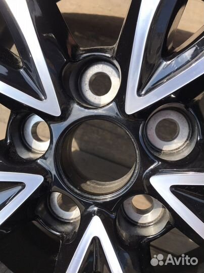 Оригинальный диск R17 Toyota Camry