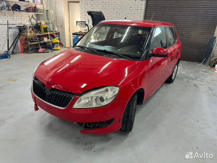 Рамка магнитолы Skoda Fabia 2 HB 1.2 cgpa 2011